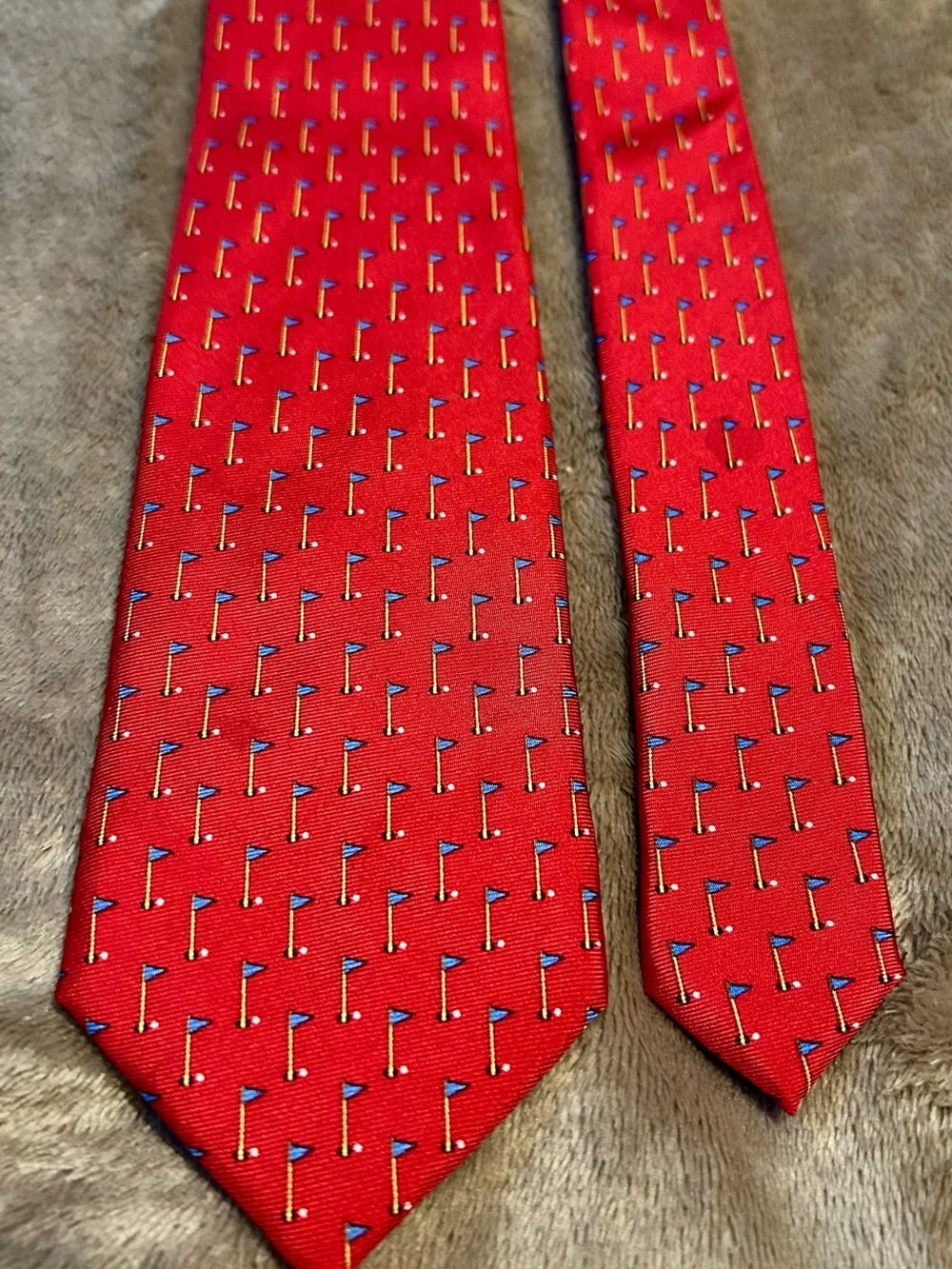 Red Men's Silk Tie with Golf Flag Motif. 54”.